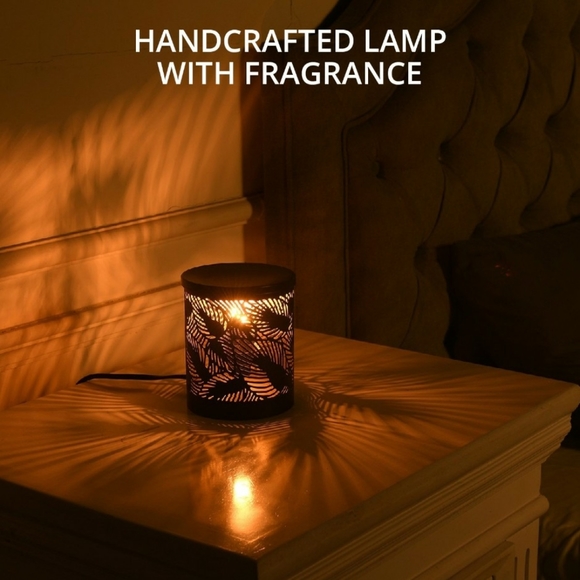 NWT Handcrafted Iron Peacock Pattern Lamp With Green Tea & Geranium Fragrance - Picture 1 of 8